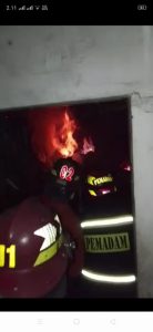 Gudang Penyimpanan Arang Terbakar Di Binjai Timur