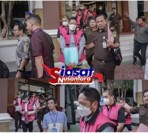 Tim Jam Pidsus Kejagung Serahkan Tersangka dan Barang Bukti dalam Perkara Minyak Mentah PT Pertamina terhadap 9 Orang Tersangka