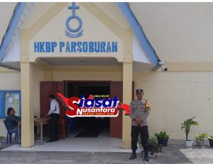 Berikan Keamanan dan Kenyamanan, Polsek Habinsaran Laksanakan Pengamanan Ibadah Minggu di Gereja