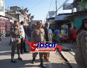 Agar Tidak Semrawut, Petugas dari Satpol-PP dan Gabungan Kab. Toba Laksanakan Himbauan dan Penertiban di Pasar Tradisional Laguboti