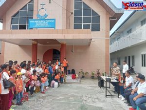 Anggota DPR RI Maruli Siahaan Lepas Rombongan Wisata Rohani Sekolah Minggu HKBP Sukarame