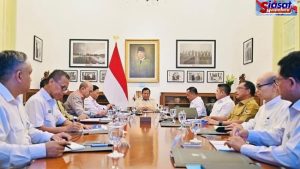 Presiden Prabowo Pimpin Rapat Tanggul Laut Raksasa di Pantai Utara Jawa, Ini Targetnya