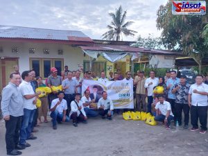 Anggota DPR RI Serahkan Bantuan kepada Korban Angin Puting Beliung di Serdang Bedagai