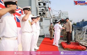 Menteri Pertahanan Sjafrie Sjamsoedin Tinjau Kapal Perang HMS Richmond
