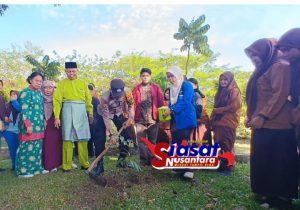 Mahasiswa dan Bhabinkamtibmas Gencar Sosialisasi Green Policing di SMA Negeri 3 Pekanbaru