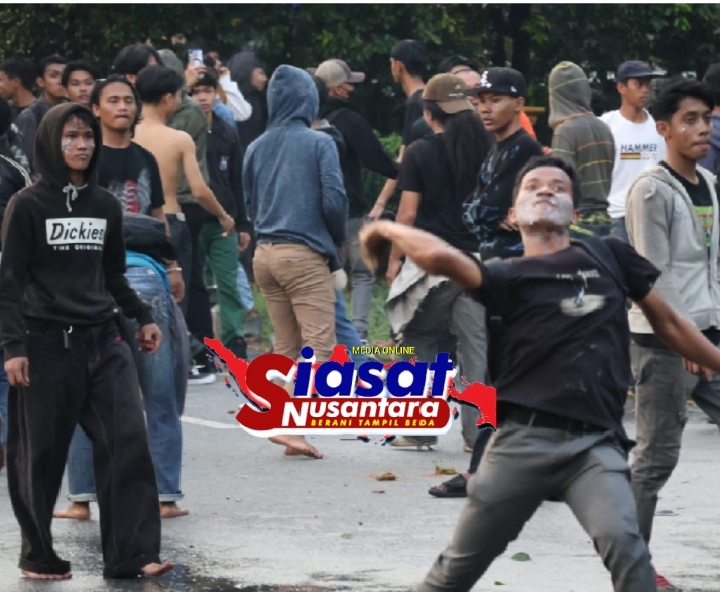 Aksi Damai Mahasiswa di DPRD Kalbar Berakhir Ricuh, 15 Pendemo Diamankan