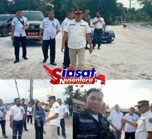 Wabup Belitung Tinjau Kerusakan Jalan Murai di Depan PT AKU yang Berlubang dan Dipenuhi Tumpukan Pasir