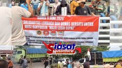 Gabungan Lembaga dan Ormas Unjuk Rasa di Depan Kantor Dinas Bupati Muba, Suasana Memanas Saat Truk Fuso Melintas Jalur Hijau